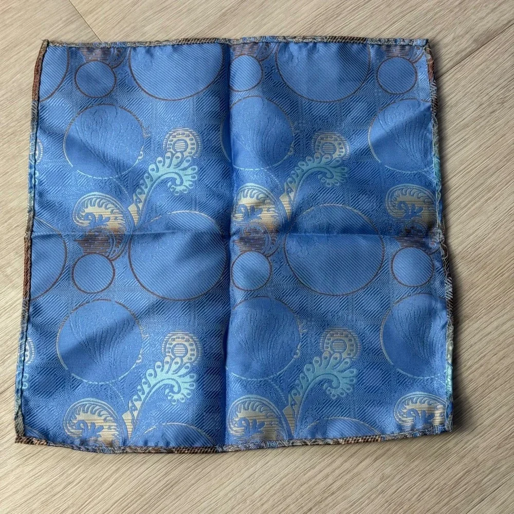 Stacy Adams Mens Bow Tie Pocket Square‎ Matching Set Blue Brown Paisley